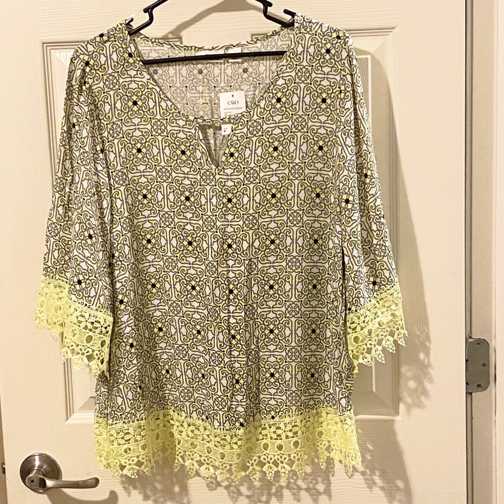 Cato Green White Medallion Print Lace Top NWT